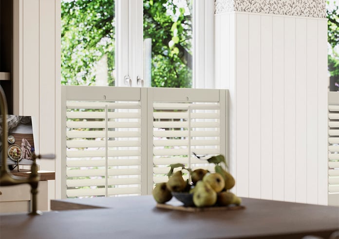 Bromley, Caramel Clay - Cafe Style Plantation Shutter - Image 5
